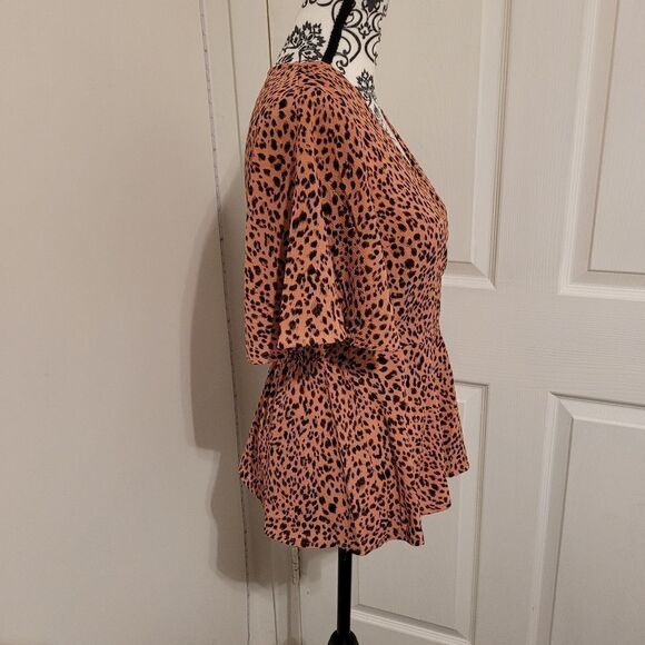 Mi ami pink leopard print cross front top - Picture 2 of 7